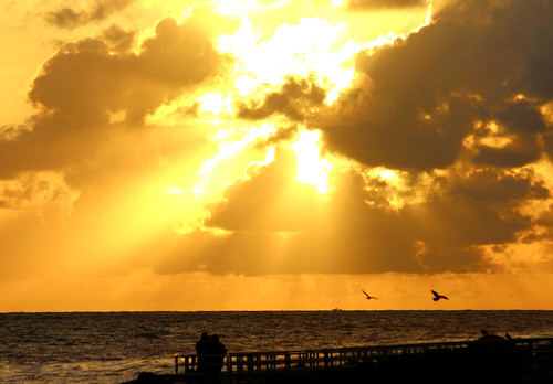 sunrise dusk yellow atlanticocean atlantic ocean sky rays jupiterflorida jupiter usa fla sun sunny