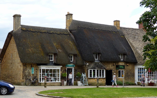 Thatch in Broadway