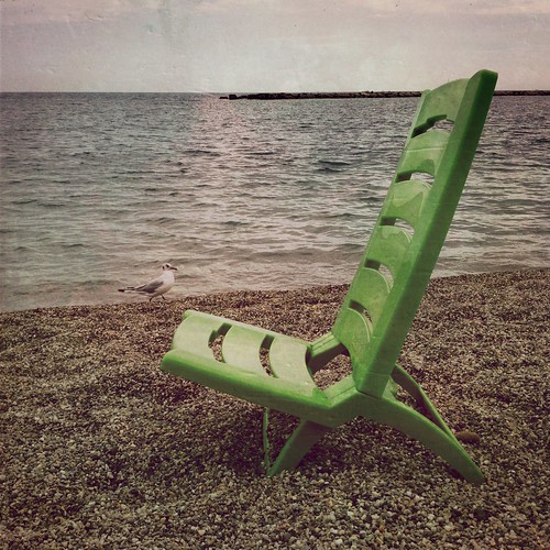 morning sea beach sunrise chair solitude seagull shoreline plasticchair hipstamatic pellicoleblanko일 lenteraymarkii