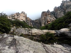 Dans le contournement de la grande cascade : l'amphithéâtre rocheux et le ruisseau d'U Candelli