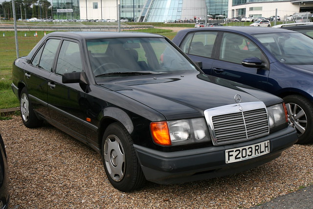 Image of 1989 Mercedes-Benz 230E