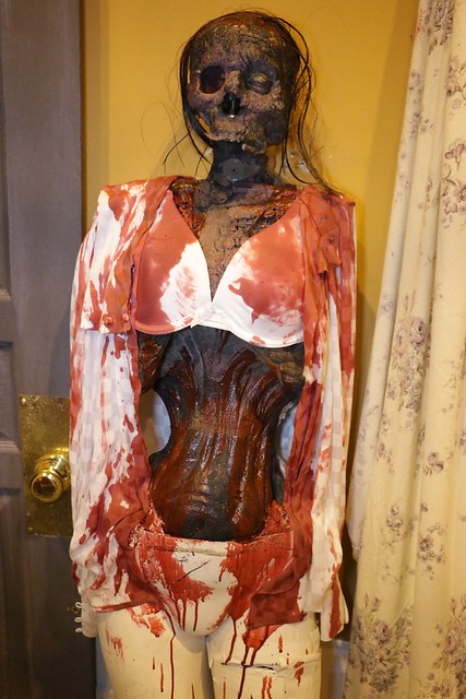 The Walking Dead haunted house at Halloween Horror Nights 2014, Universal Orlando
