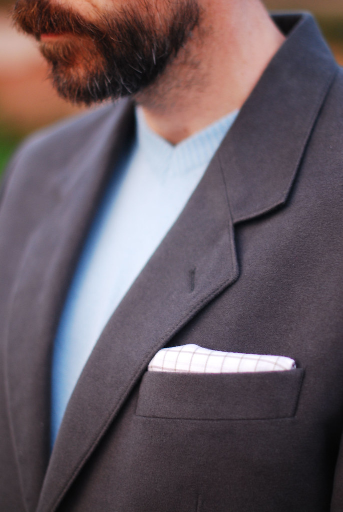 Smart casual menswear: grey blazer