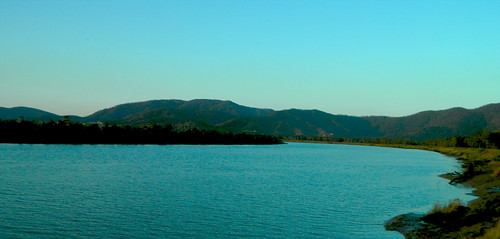 blue sky mountains water last river rising fitzroy bank calm waters hours range berserker toonooba
