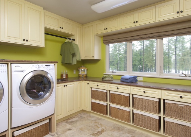 Clean & Simple | Laundry Room Decor | #LivingAfterMidnite