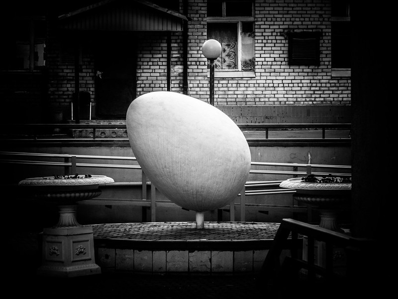Monument to egg