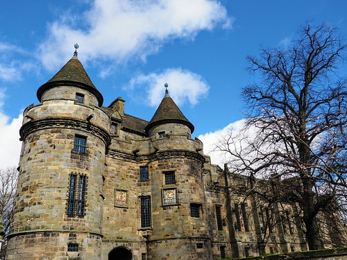 building palace falkland historic architecture scotland fife nationaltrust visitscotland blue sky clouds old ancient royal windows towers round kingdomoffife