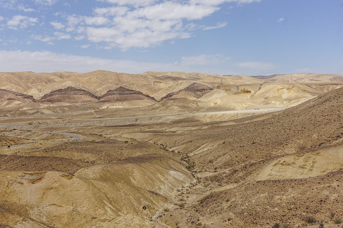 gadol israel negev mahtesh spring nahalyamin desert