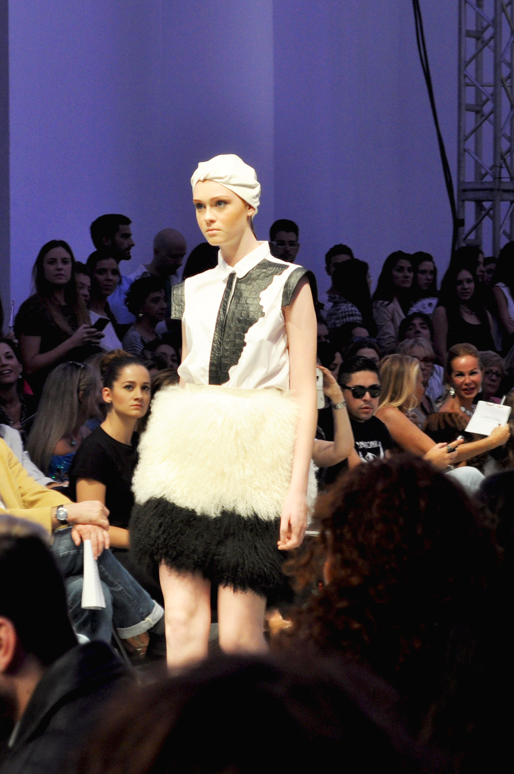 GS ESSENCE'S LIVE gabriel seguí peletería XVII Valencia Fashion week, something fashion blogger spain leather fur design show catwalk, vfw 17 museo del carmen