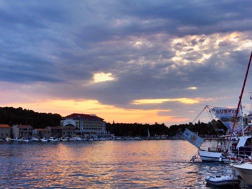 makarskariva croatia kroatien hrvatska outdoor sommar summer 2014 makarska harbour sunset reflection boats clouds nofilter outdoors