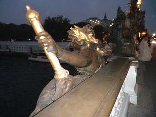 Escultura en el puente Alejandro III
