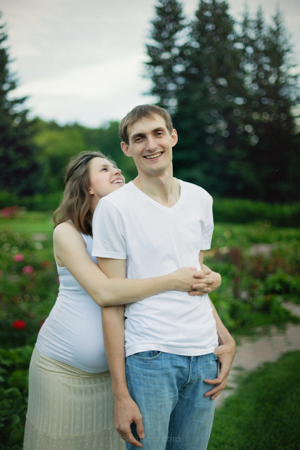 Фотосъемка пары в парке, фотосессия в ожидании чуда, активная прогулка, фотосессия на улице, фотограф Новосибирск, фотопрогулка