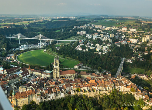 de schweiz switzerland la suisse cathédrale pont fribourg freiburg altstadt ville vieille poya