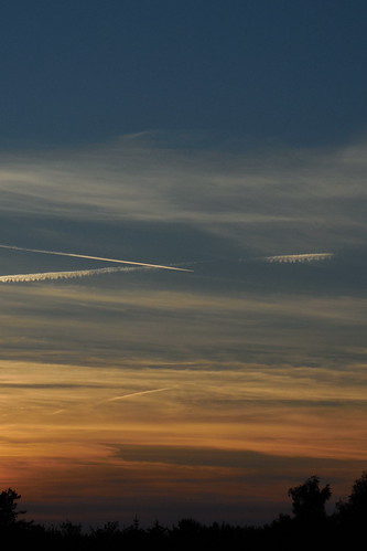 sunset sky plane denmark fly himmel danmark vaportrails solnedgang jylland sunds simmelkær røjen kondensstriber