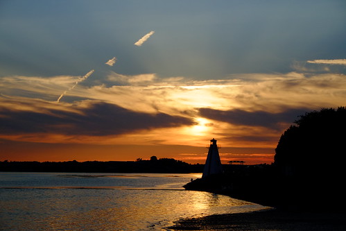 sunset sea sky cloud canada princeedwardisland charlottetown lighthouse　silhouette