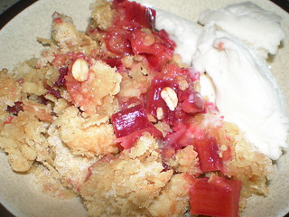 Special Rhubarb Crumble