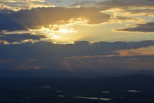 sunset clouds tamborinemountain albertvalley loganvalley mainrange spring sequeensland queensland australia australianlandscape australianweather mounttamborine