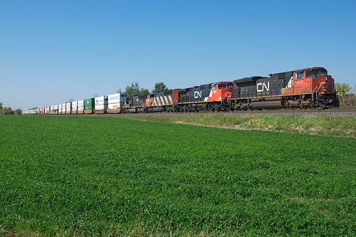 railroad canada 120 cn train quebec railway canadian national stgermain chemin fer canadien subdivision emd drummondville 8870 sd70m2 saintgermaindegrantham