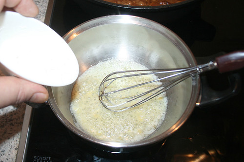 39 - Mehl einrühren / Stir in flour