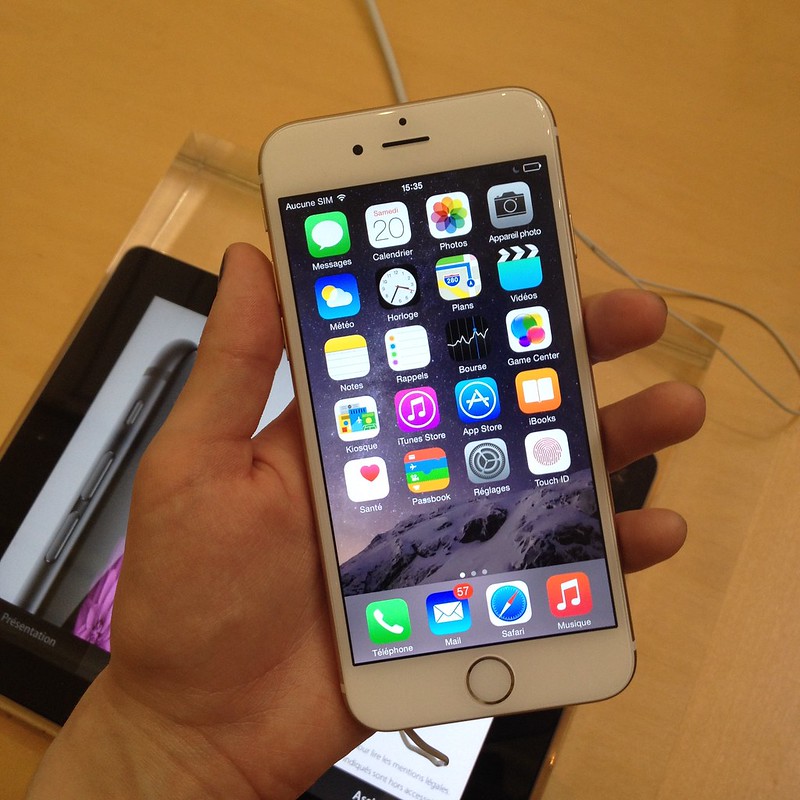 Apple iPhone 6 & iOS 8