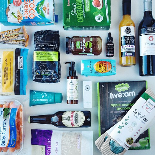 October is Australian #organic awareness month - thanks @austorganic for the tasty gift pack! A few of my fave brands and a few new ones to try     (if you're in Aus they are doing heaps of giveaways on the #AustOrganic site too!)