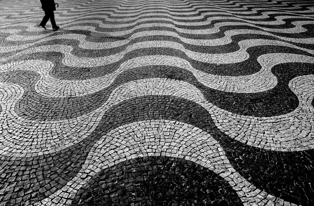 walking on the waves (Portuguese sidewalk)