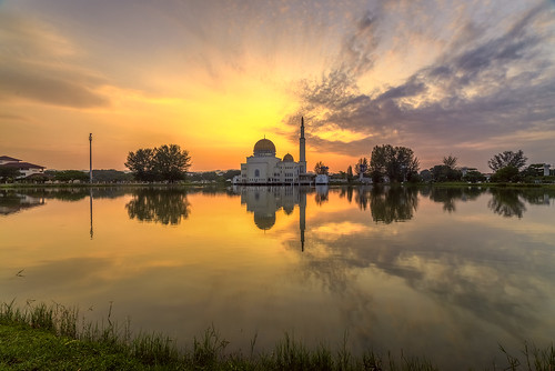 cloud lake reflection sunrise mosque calm goldenhour goldenlight